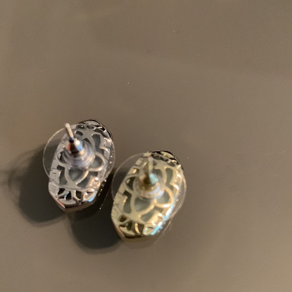 NWOT Kendra Scott Ellie Stud Earrings In Platinum or gold Drusy - Picture 11 of 12